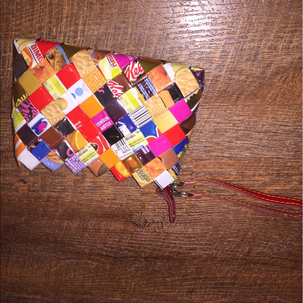 Change purse made from recycled papers