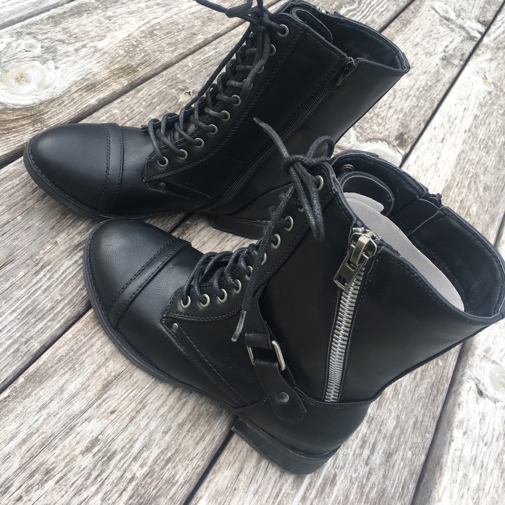 NWOT Rampage Boots