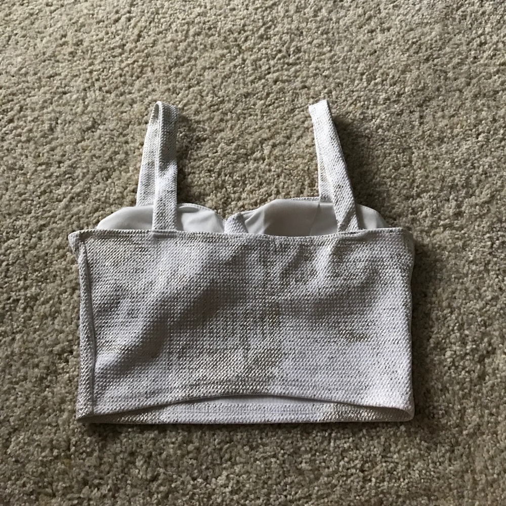 Crop top - Picture 2 of 3