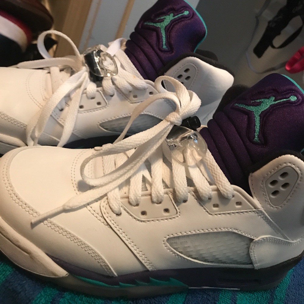 Air Jordan 5 Retro (Grapes) - Picture 3 of 5