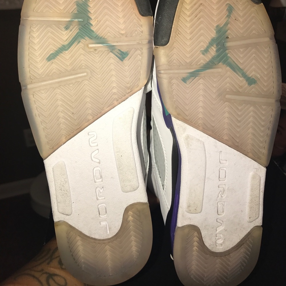 Air Jordan 5 Retro (Grapes) - Picture 4 of 5