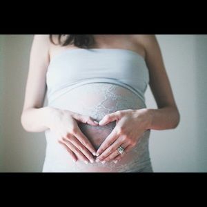 Lace maternity dress