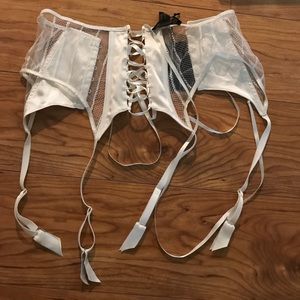 Kiki de Montparnasse Garter Belt (Ivory)