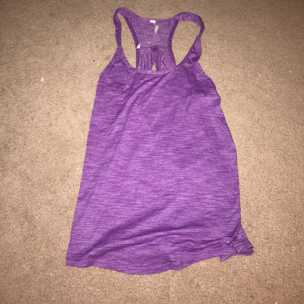 Lululemon workout top! Tag taken off but neverworn