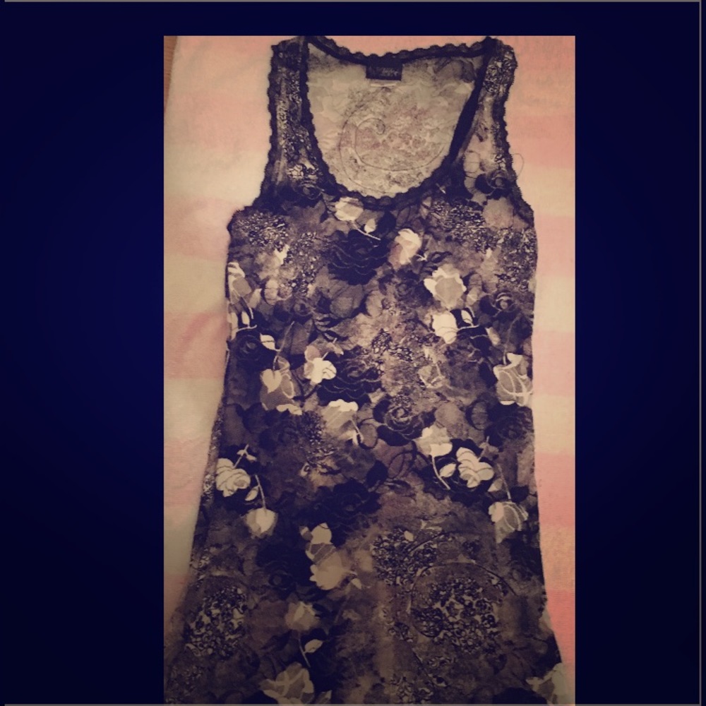•• Sheer Floral Lace Overlay Top ••