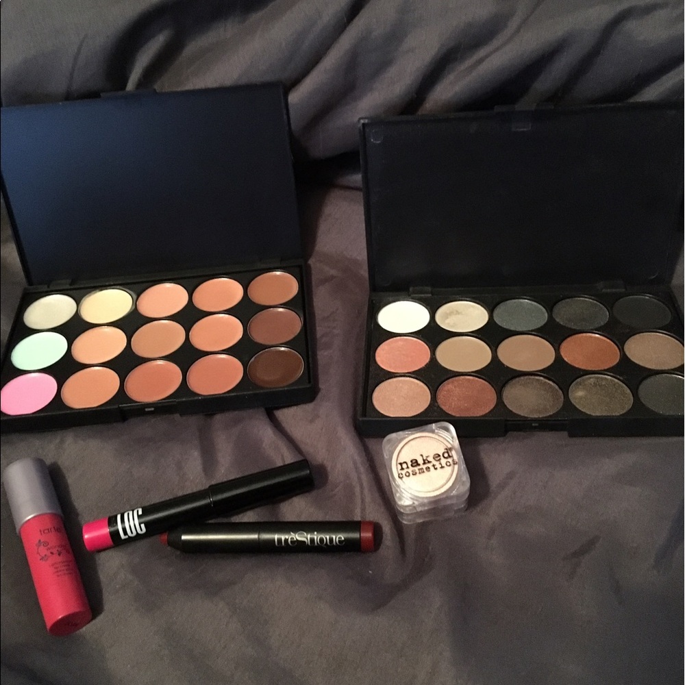 A makeup bundle, FUN!!!