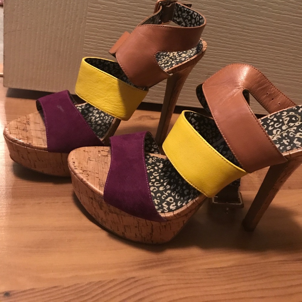 Jessica Simpson Wedge Heels 9.5 . Like New