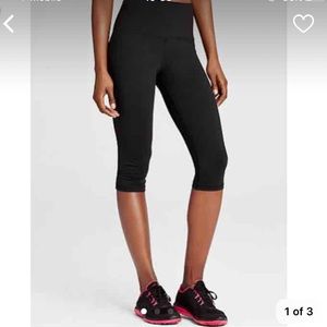 M Victoria Secrets Knockout Cropped Leggings