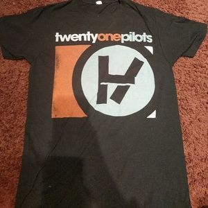 Twenty One pilots concert t-shirt