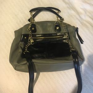 Steve Madden midsized patent leather purse