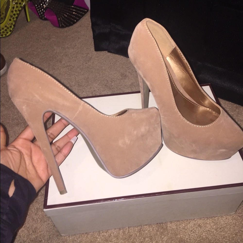Nude Platform Heels!!