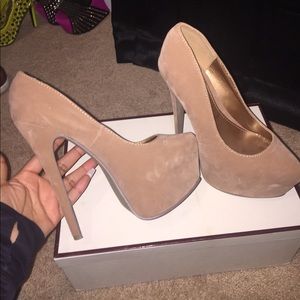 Nude Platform Heels!!