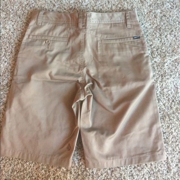 Volcom Shorts - Picture 3 of 4