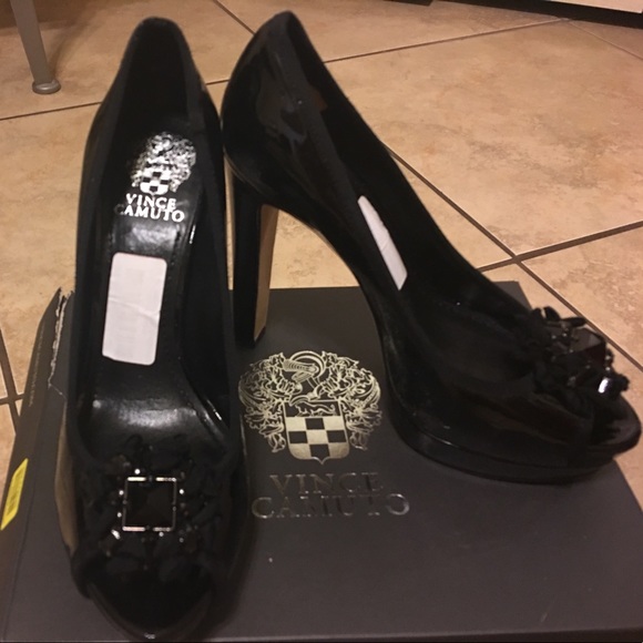 Vince Camuto Shoes - Vince Camuto new in box size 8 1/2 heels