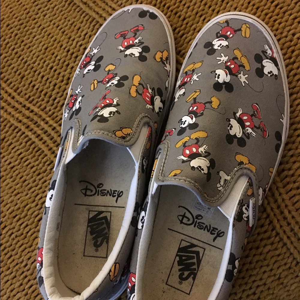 Mickey Disney Vans slip ons!