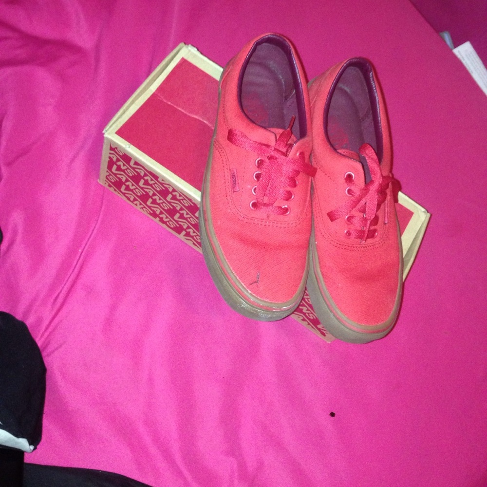 Red/Gum Vans