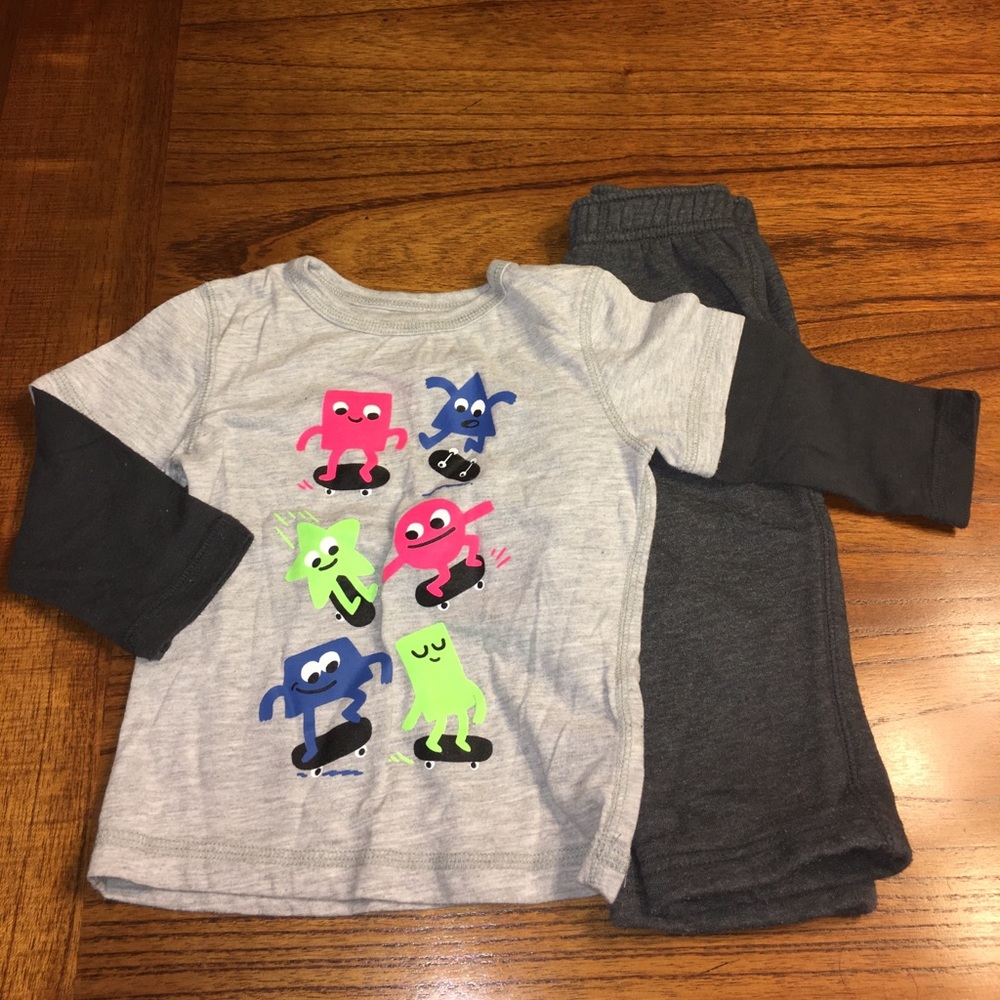 Boys 2 piece long sleeve top and jogging pants