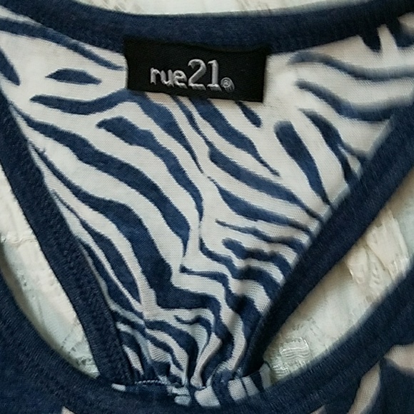 ♂NWOT Rue21Tank Top♂ - Picture 3 of 4