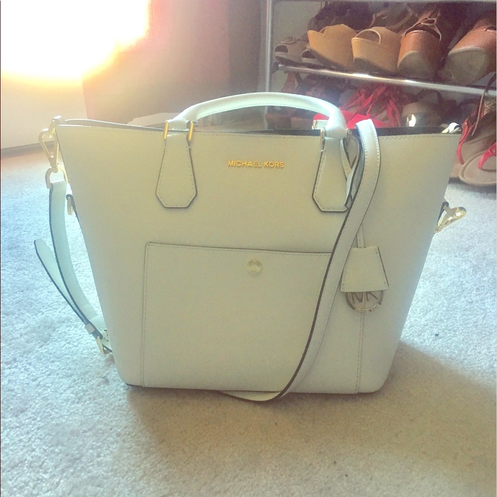 💯% Authentic Michael Kors