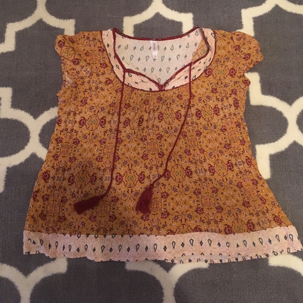 Boho floral top with tassels