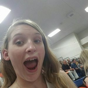 Meet your Posher, Brooke