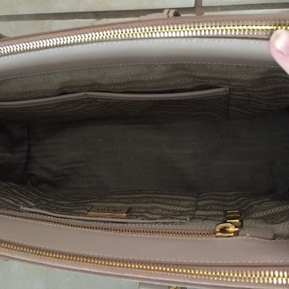 Prada Saffiano Lux Medium Tote Bag - Picture 4 of 8