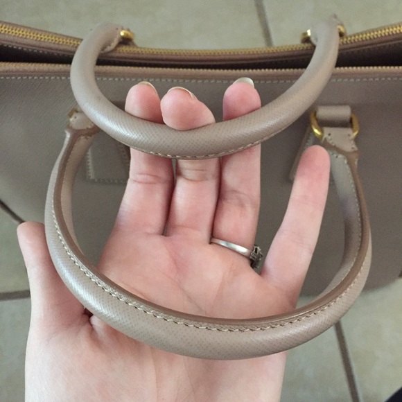 Prada Saffiano Lux Medium Tote Bag - Picture 7 of 8