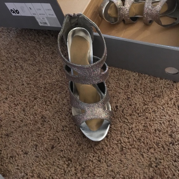 Sparkly high heals - Picture 2 of 4