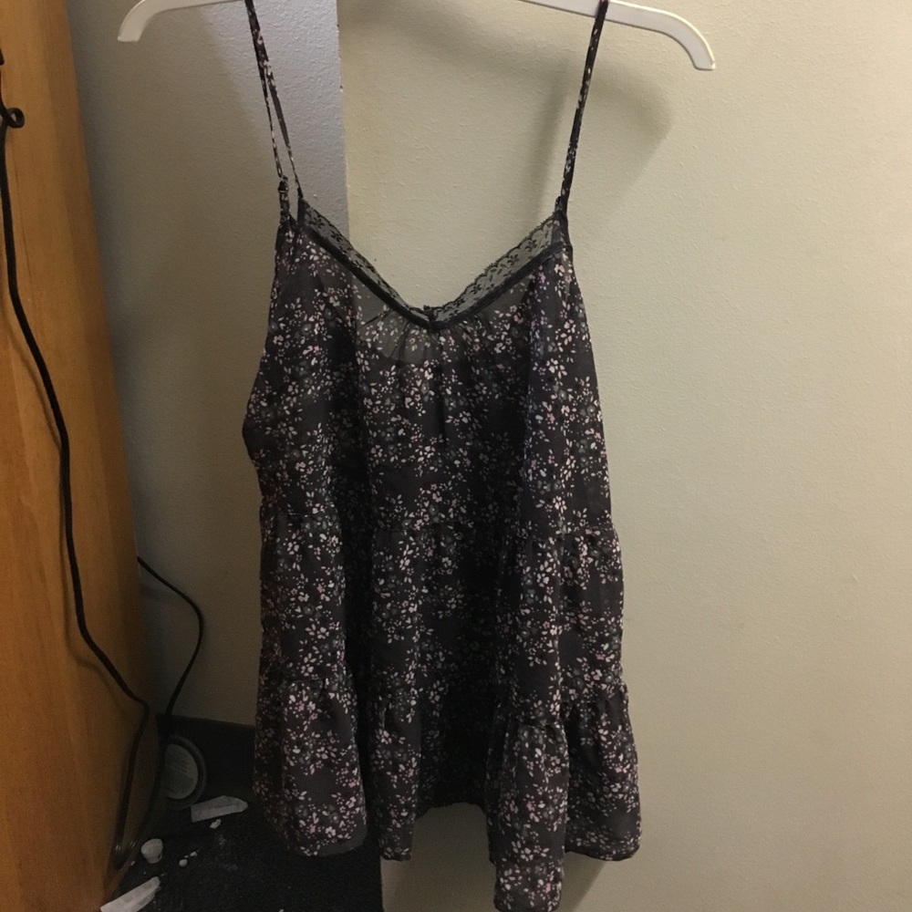 Lacy trimmed v neck flower shirt
