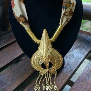 Gergorious Batik Necklace