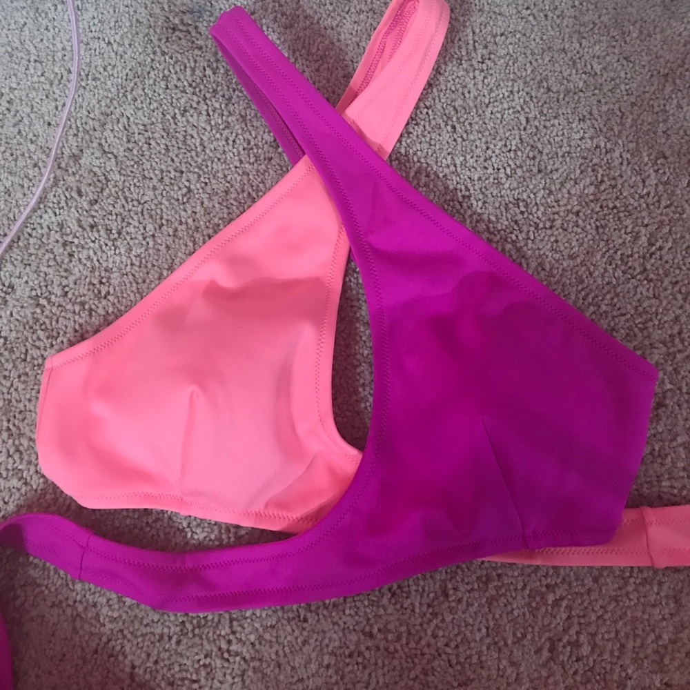 Victoria's Secret keyhole bikini top *never worn*