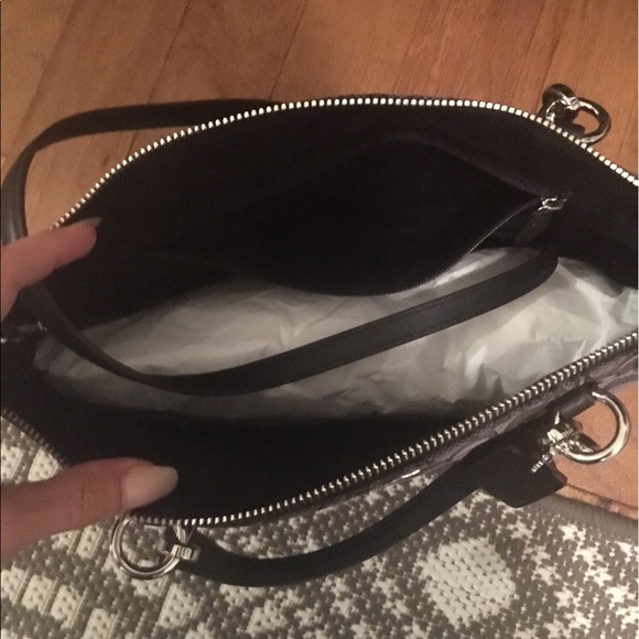 Coach - Picture 3 of 3