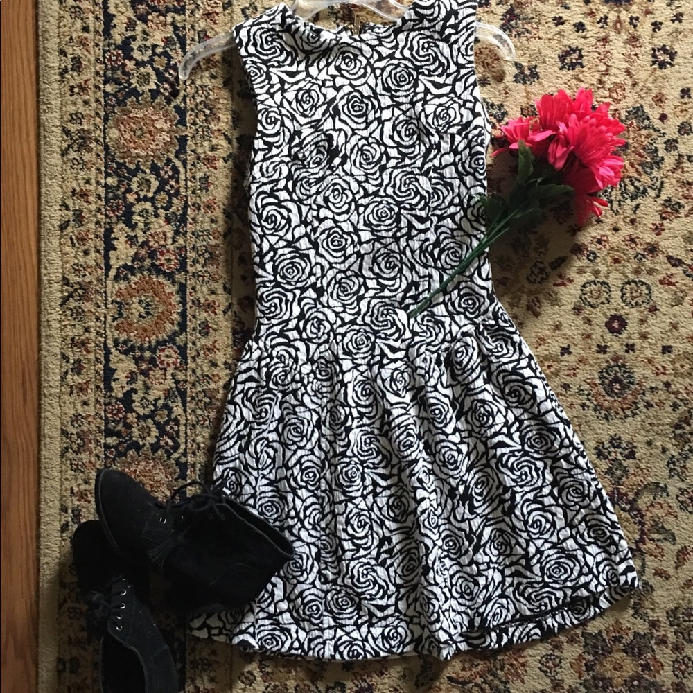 Forever 21 woven rose print dress- ONLY WORN ONCE