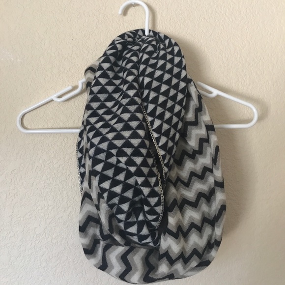 Anthropologie black and white scarf - Picture 2 of 4