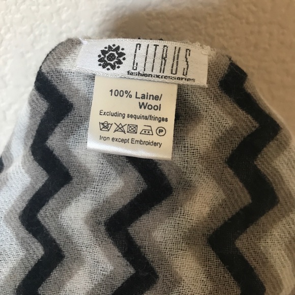 Anthropologie black and white scarf - Picture 4 of 4