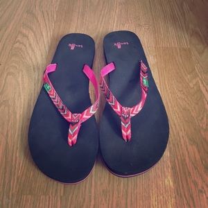 Sanuk Pink Patterned Flip-flops