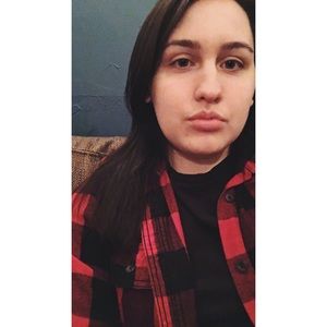 Meet your Posher, Desiree