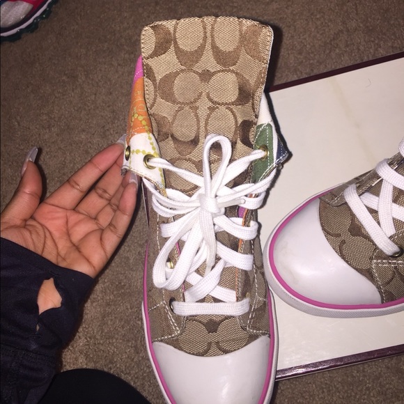 Super Cute Coach Sneakers!! Spring/summer - Picture 3 of 8