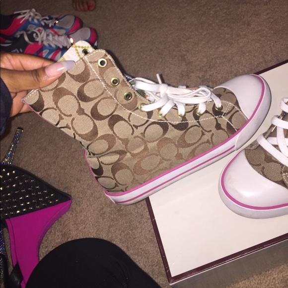 Super Cute Coach Sneakers!! Spring/summer - Picture 8 of 8