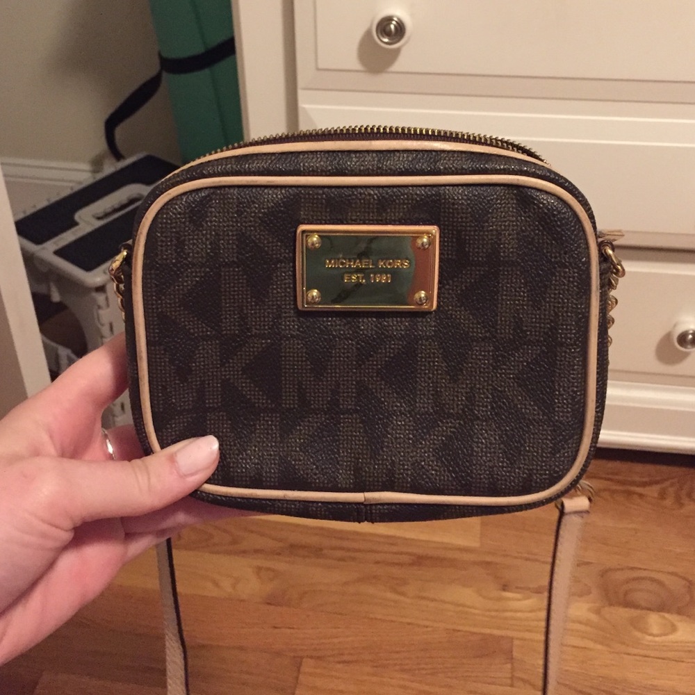 Michael kors cross body bag
