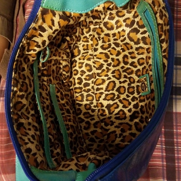 Guess patchwork crossbody purse - Picture 3 of 7