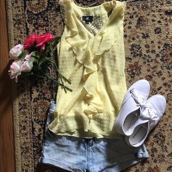 Yellow top w/ ruffled neckline *only worn once* - Picture 1 of 4