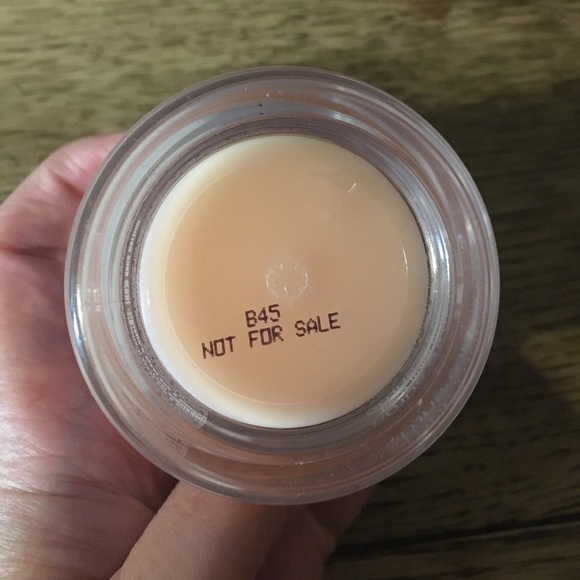 Clinique Moisture Surge - 1.7 oz - Picture 3 of 3