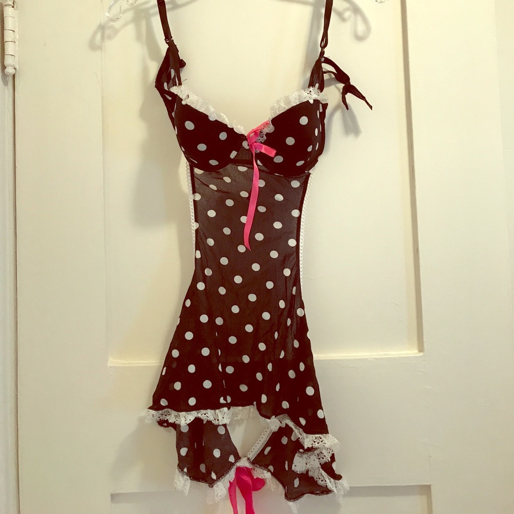Bra with cut out body piece
