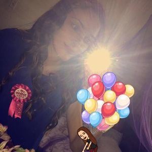 Meet your Posher, Alma