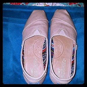 Brand new TOMS