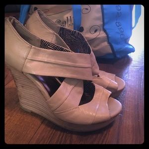 Seychelles wedges nude