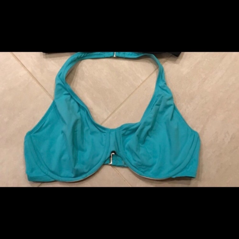 La Blanca Halter Swim Top Size 14