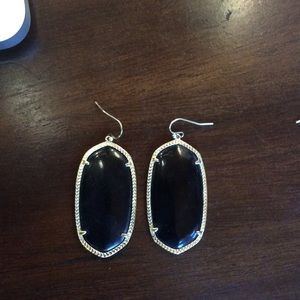 Kendra Scott "Elle" Earrings in black