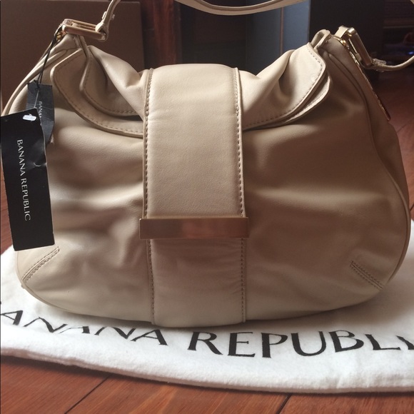Banana Republic Handbags - NWT Banana Republic Soft Leather Hobo